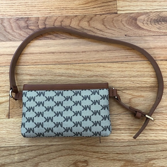 Michael Kors Belt Bag Waist Fanny Pack New Signature Logo - Picture 2 of 6